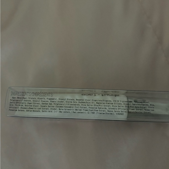 NIB about face hydrating lip primer ! - Picture 4 of 4